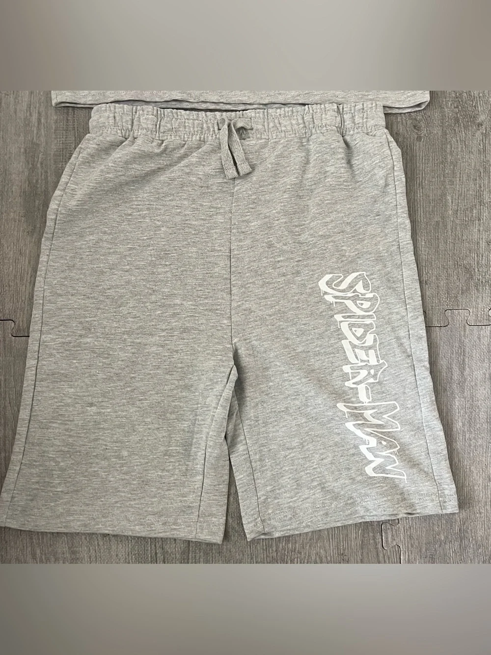 Marvel Spider-Man Boys 14/16 Gray 2pc Graphic T-Shirt & Shorts Set